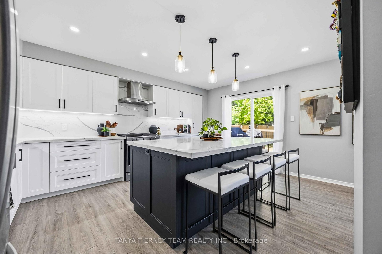 76 Vipond Road • Whitby, ON photo 10