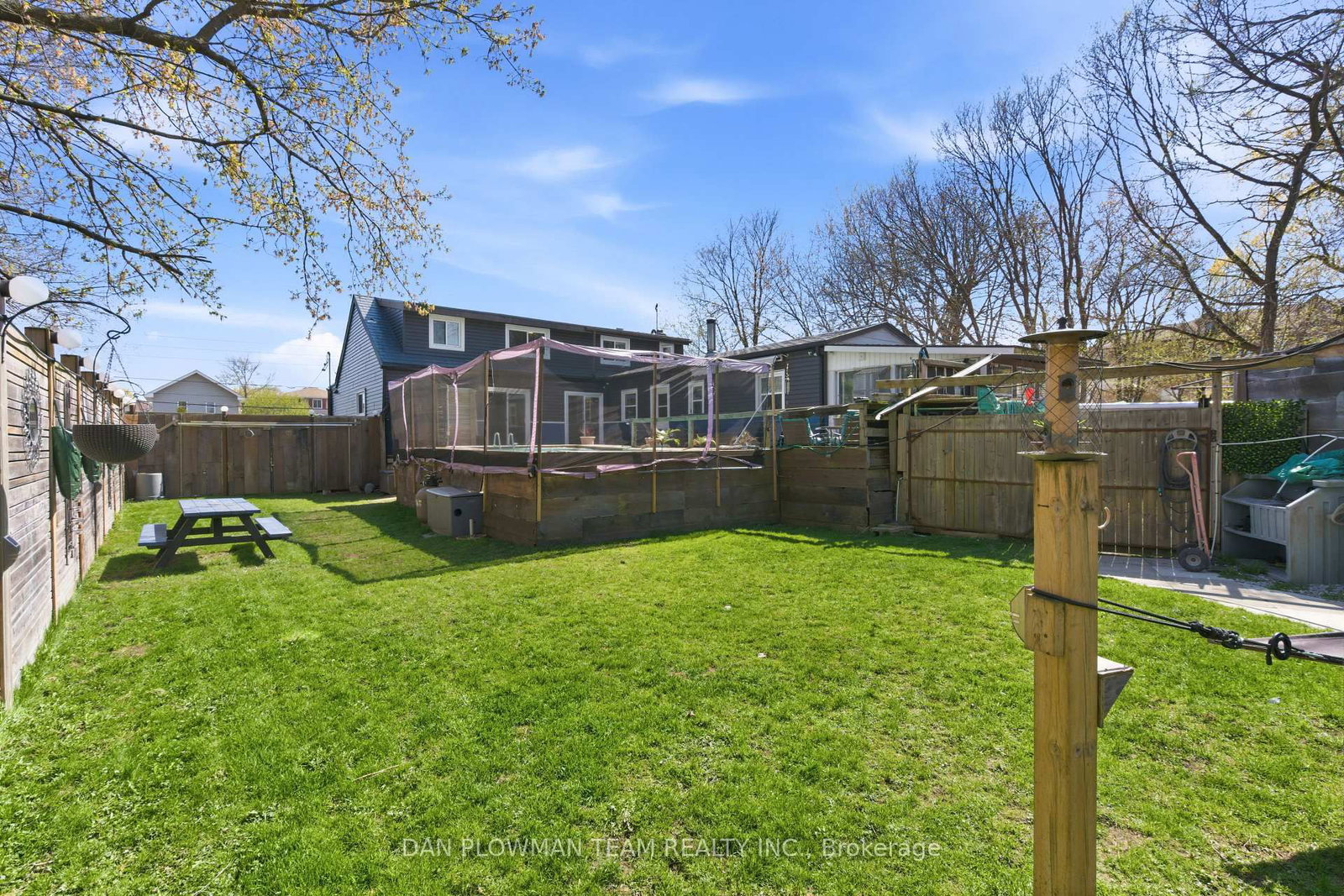678 W King Street • Oshawa, ON photo 37