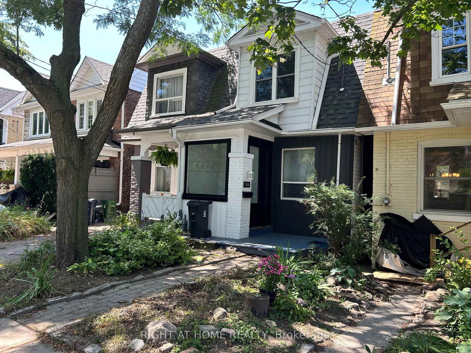 280 Kenilworth Avenue • Toronto, ON photo 1