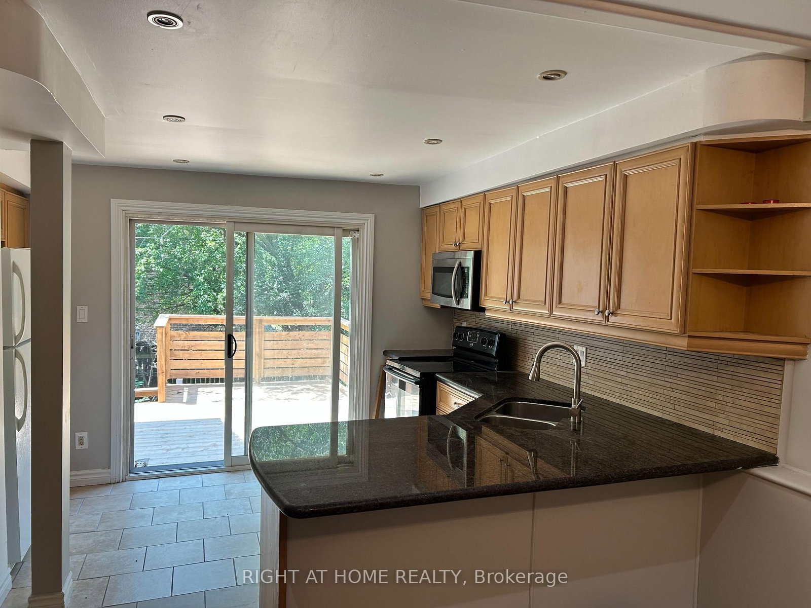 280 Kenilworth Avenue • Toronto, ON photo 14