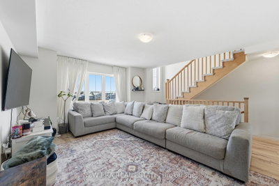44 Jerome Way • Clarington, ON photo 7