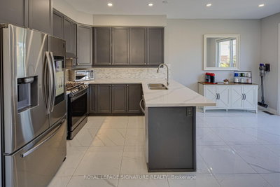 1832 Misthollow Drive • Pickering, ON photo 9