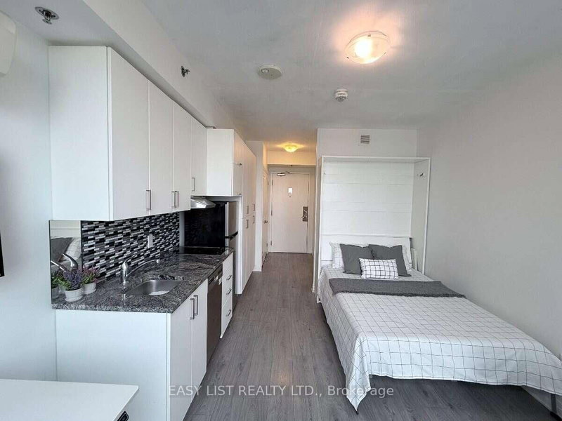 542 - 1900 Simcoe Street N