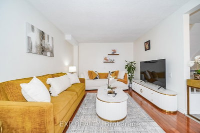 246 N Mary Street • Oshawa, ON photo 3