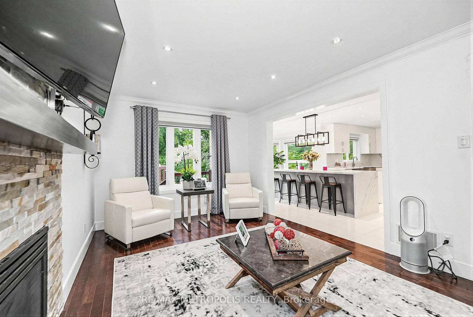37 Bennett Road • Toronto, ON photo 13