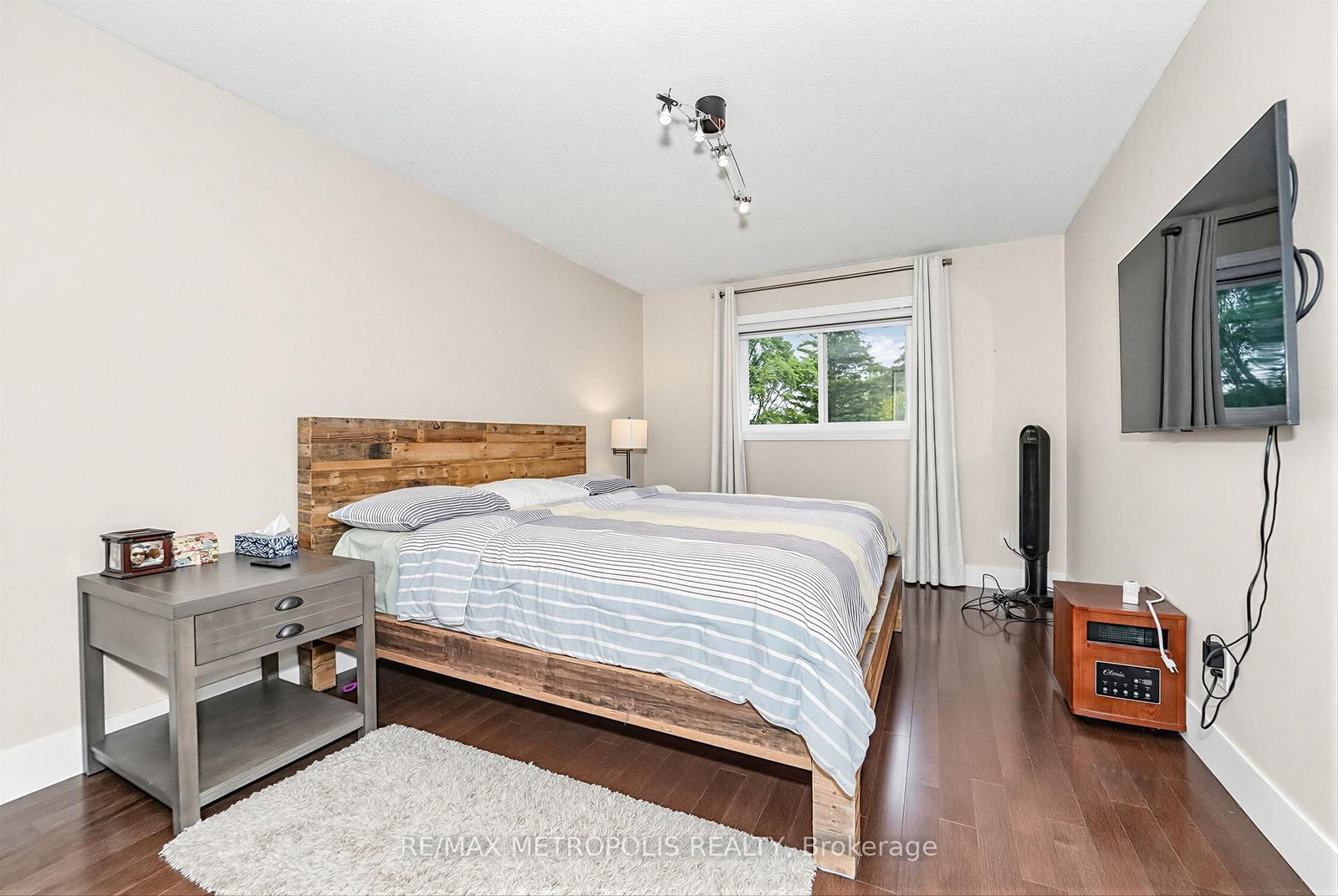 37 Bennett Road • Toronto, ON photo 25