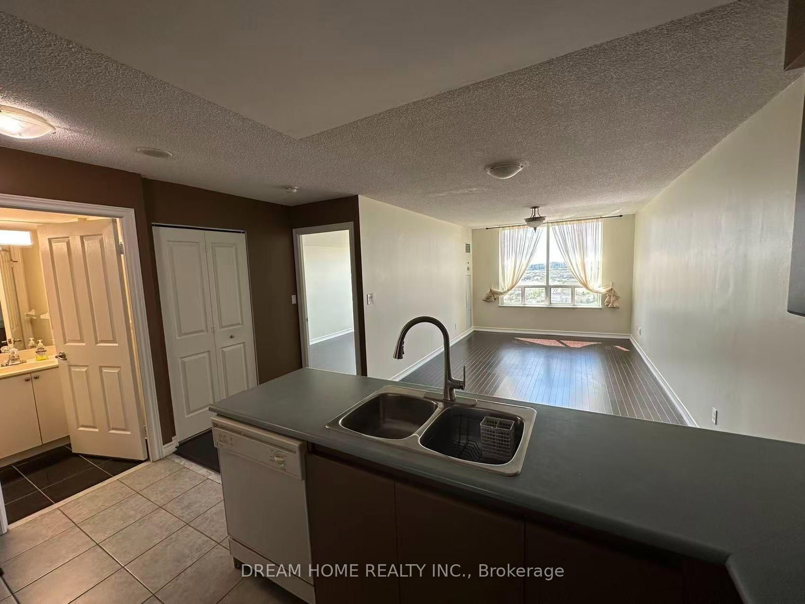 2323-68 Corporate Drive, Toronto, ON, photo 2
