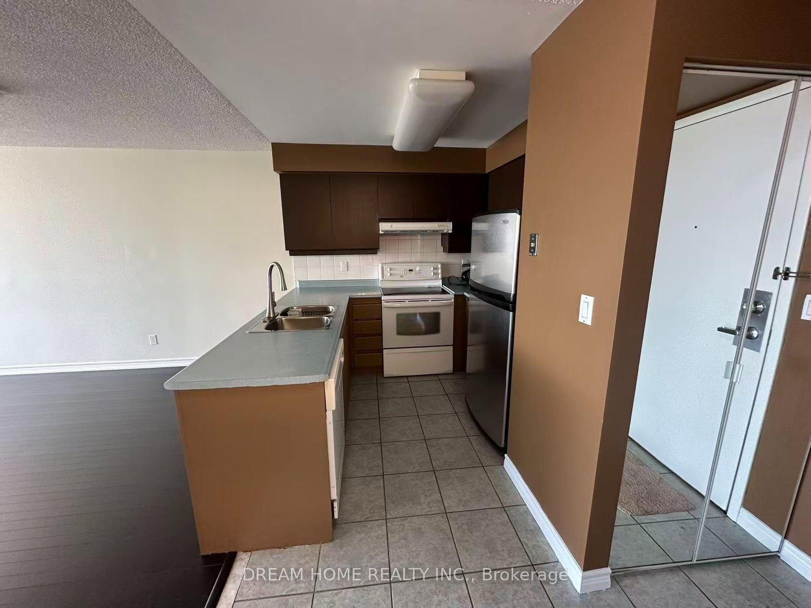 68 Corporate Drive • #2323 • Toronto, ON photo 6