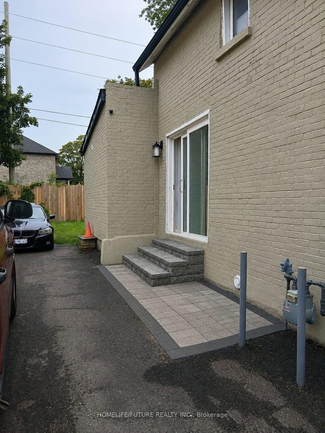 212 Court Street