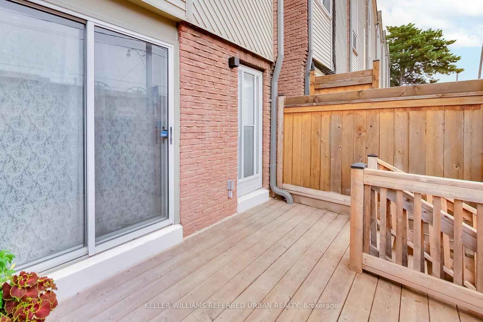 1666 E Queen Street • #22 • Toronto, ON photo 23