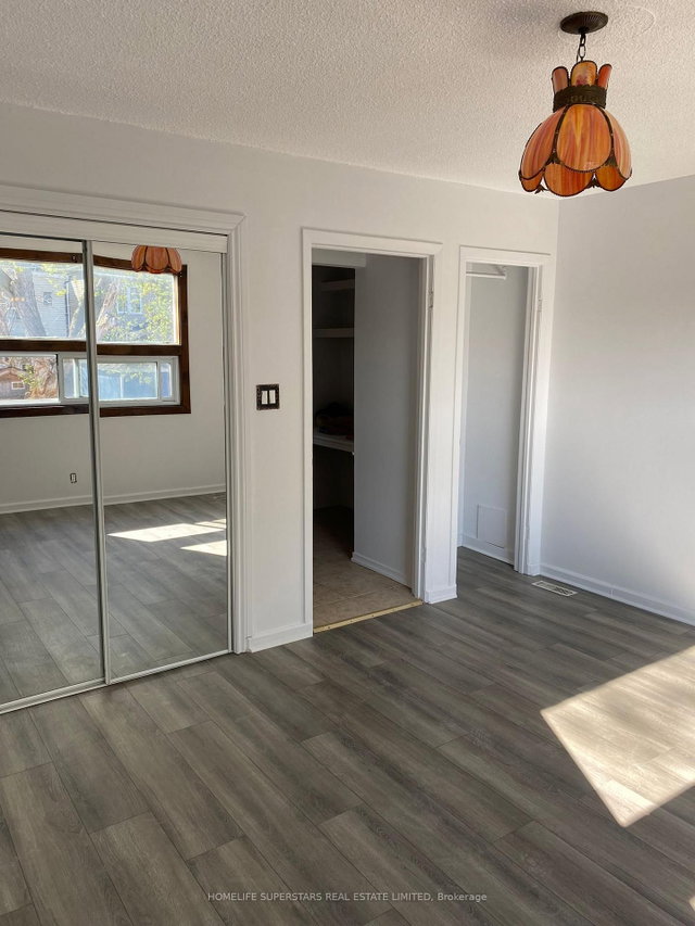 Upper - 1263 Woodbine Avenue