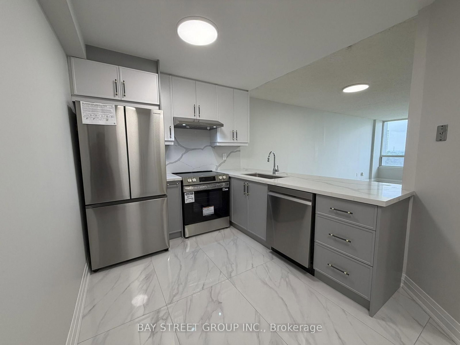 300 Alton Towers Circle • #807 • Toronto, ON photo 13