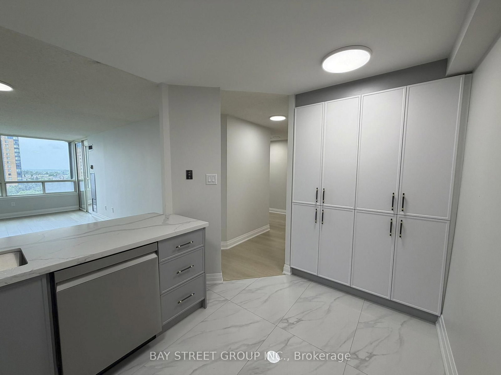 300 Alton Towers Circle • #807 • Toronto, ON photo 14