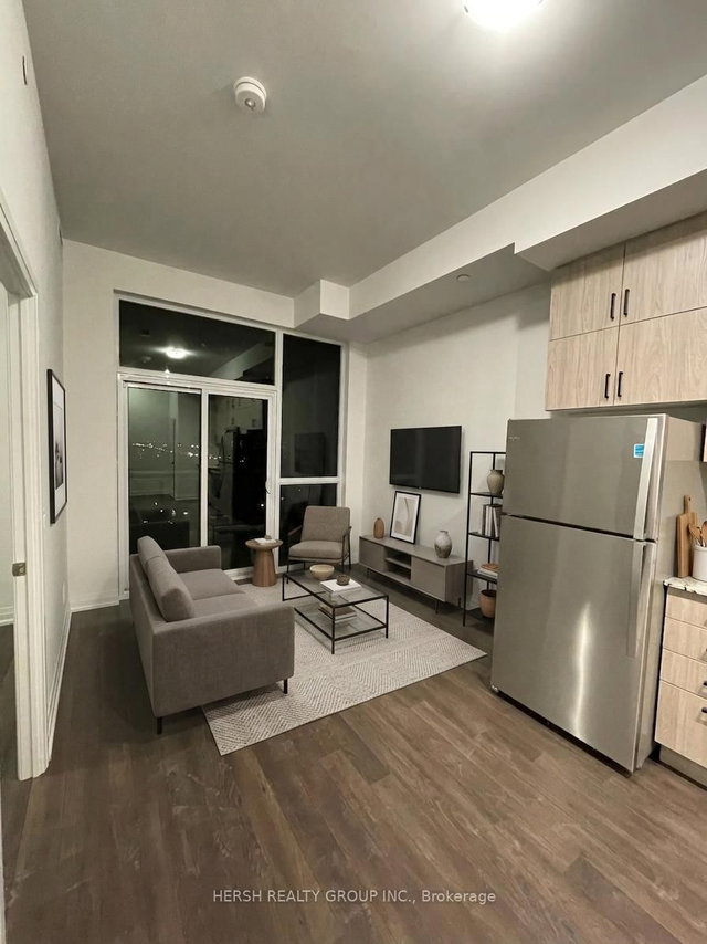 1108 - 10 meadowglen Place