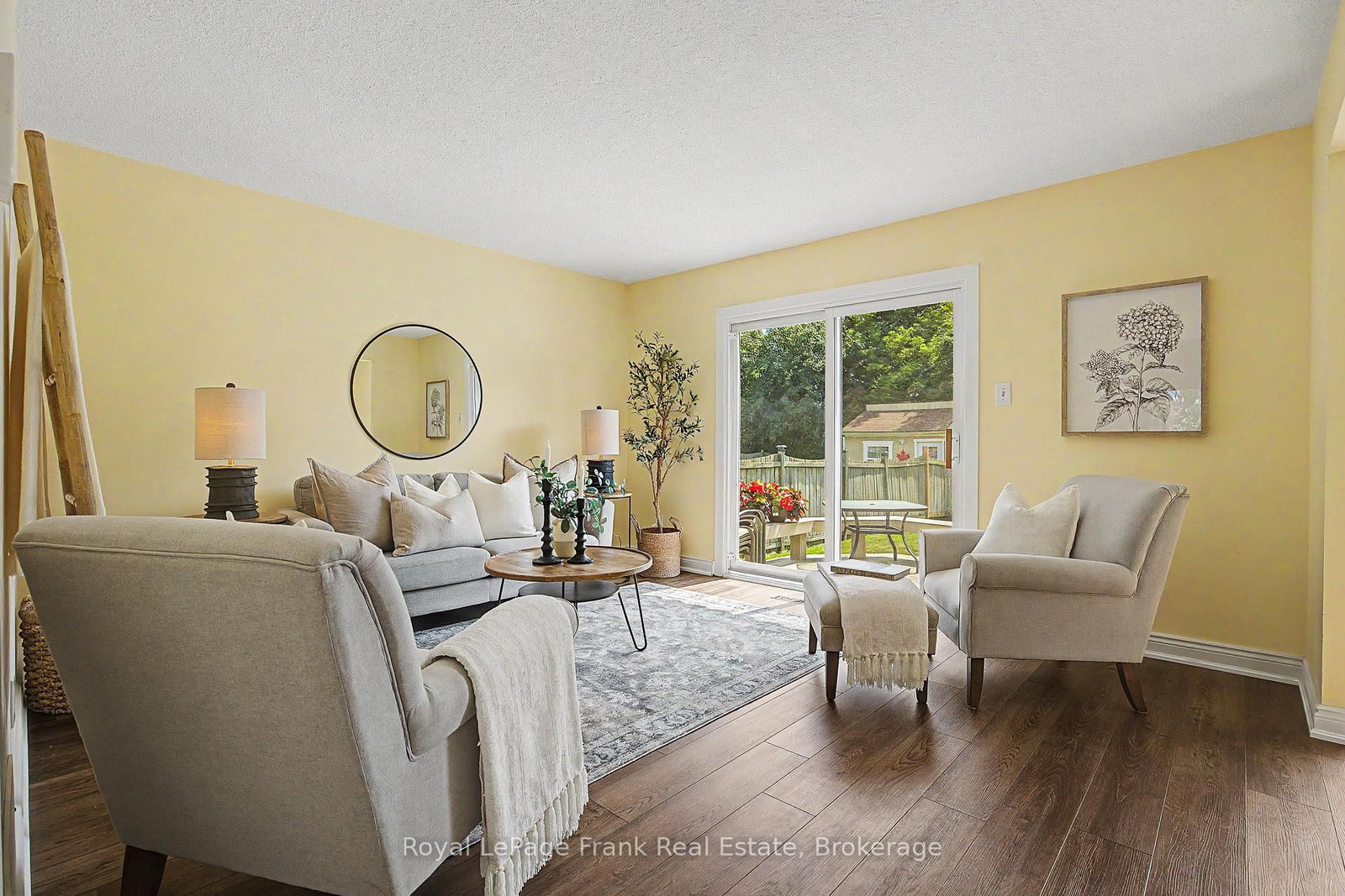 560 Reynolds Street • Whitby, ON photo 10