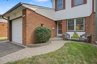 560 Reynolds Street • Whitby, ON photo 2