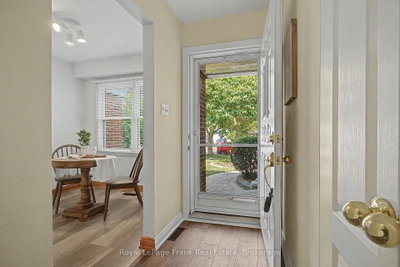 560 Reynolds Street • Whitby, ON photo 3