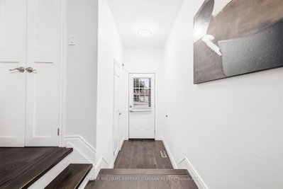 10 Bassett Boulevard • #25 • Whitby, ON photo 4