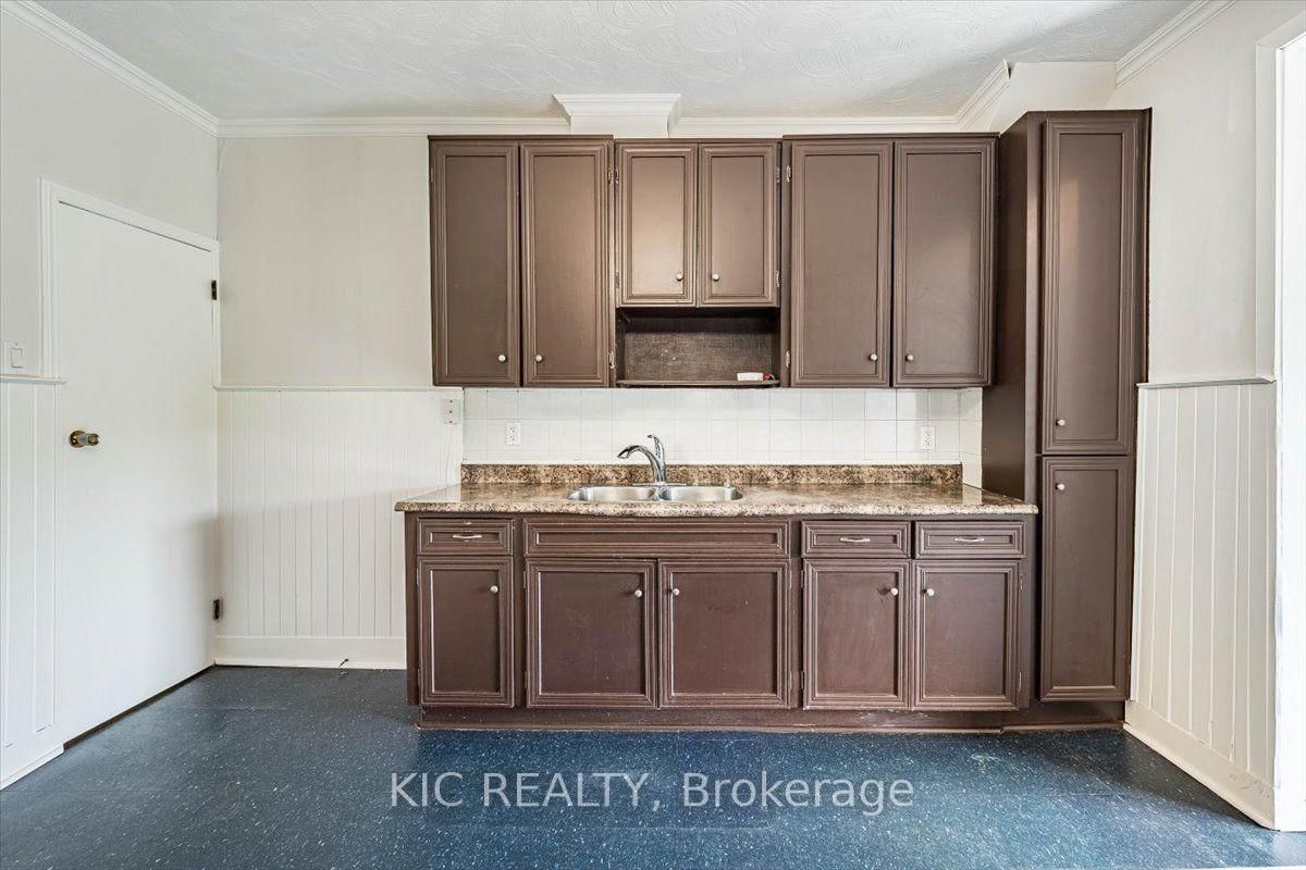 145 Boultbee Avenue • Toronto, ON photo 12