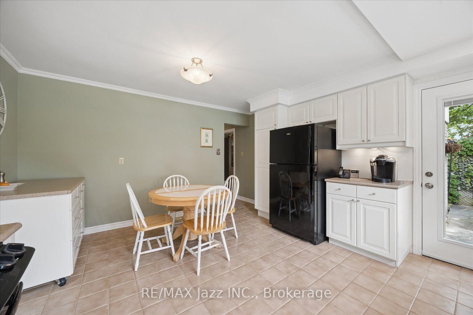 38 Trinity Crescent • Whitby, ON photo 16