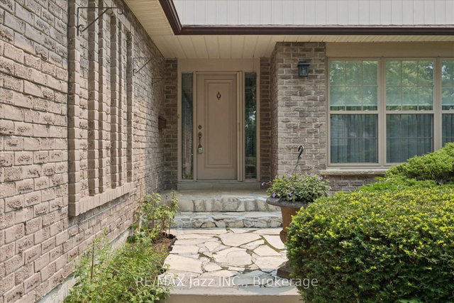 38 Trinity Crescent