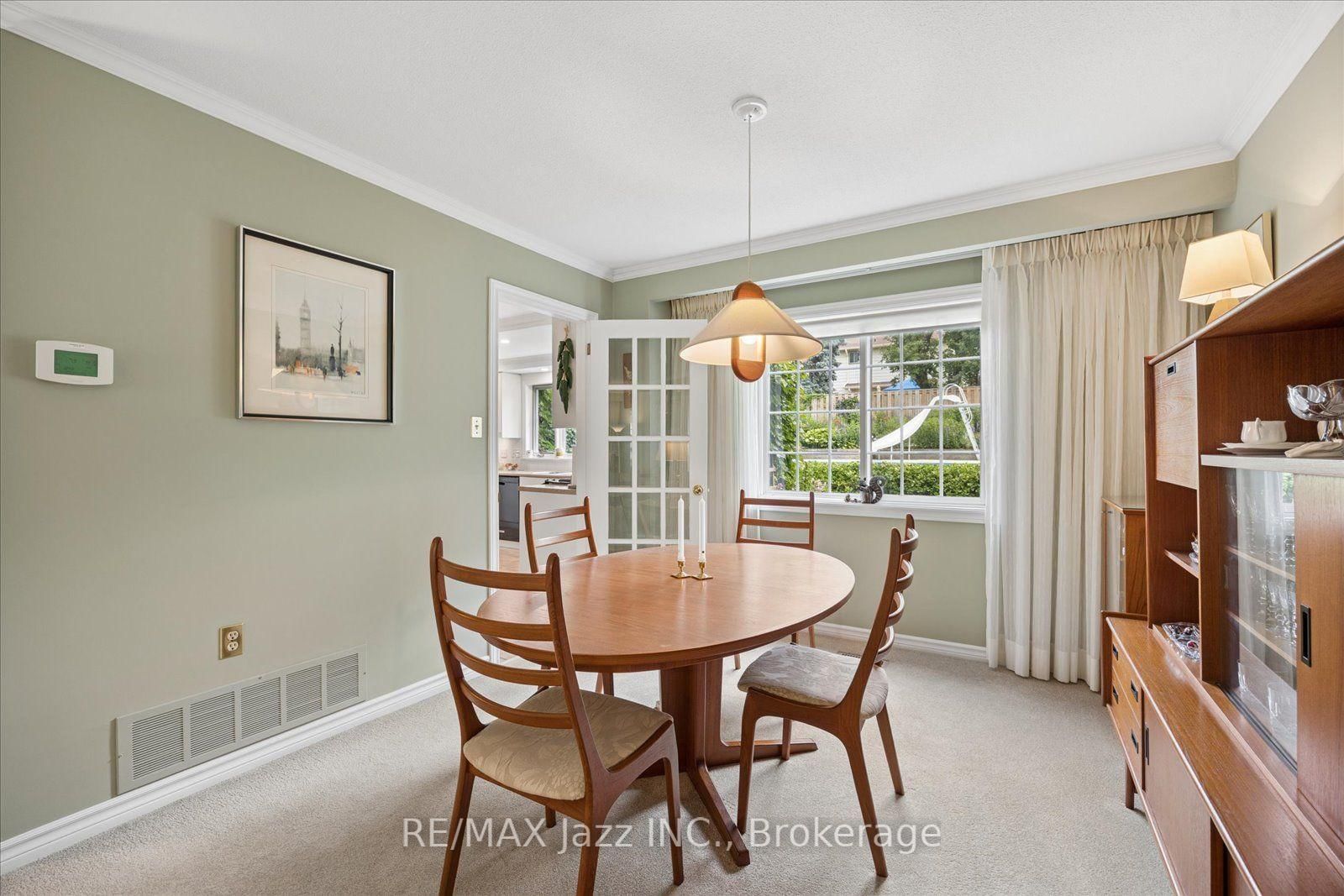 38 Trinity Crescent • Whitby, ON photo 8