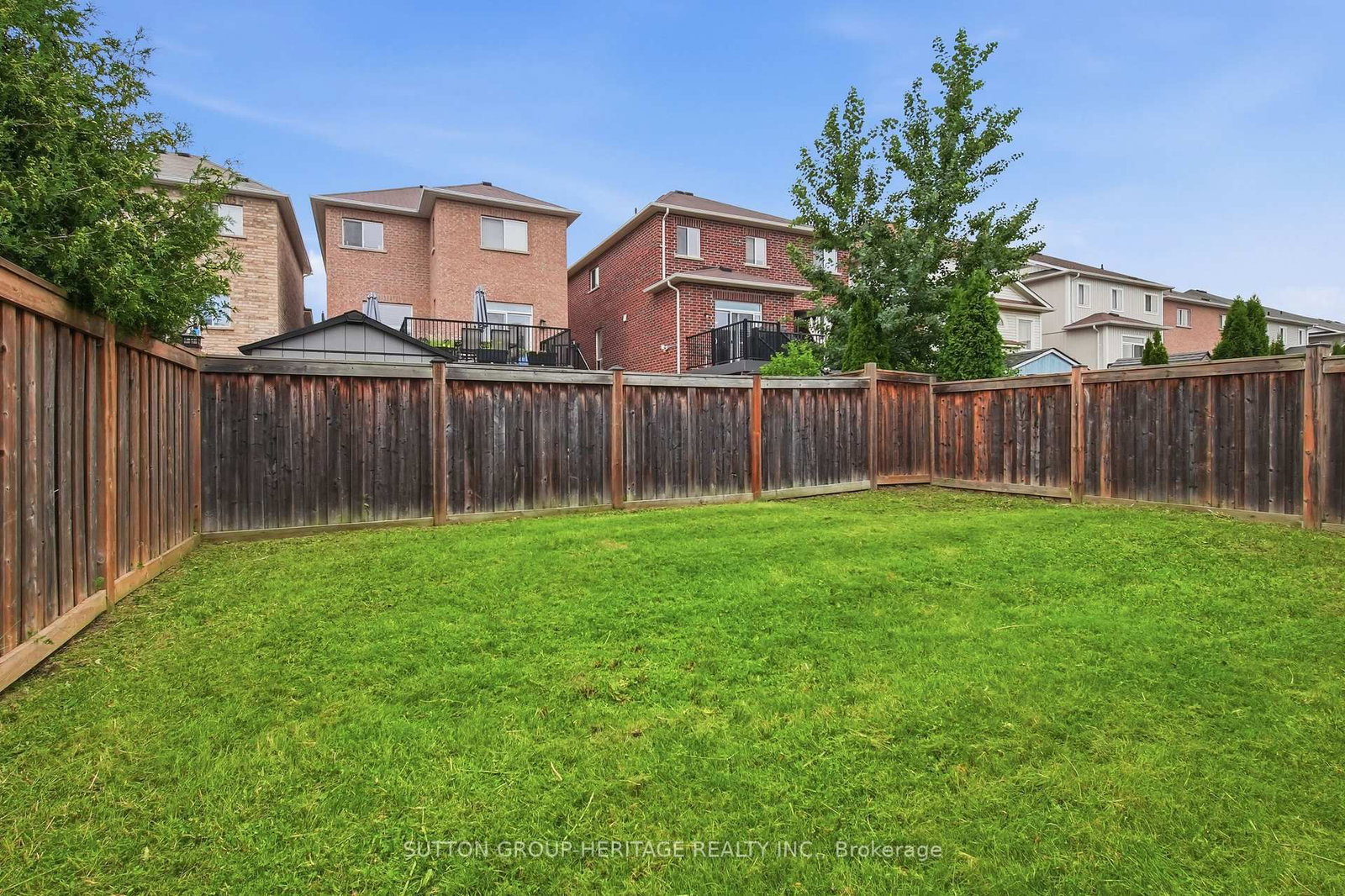 16 Shrewsbury Drive • Whitby, ON photo 37