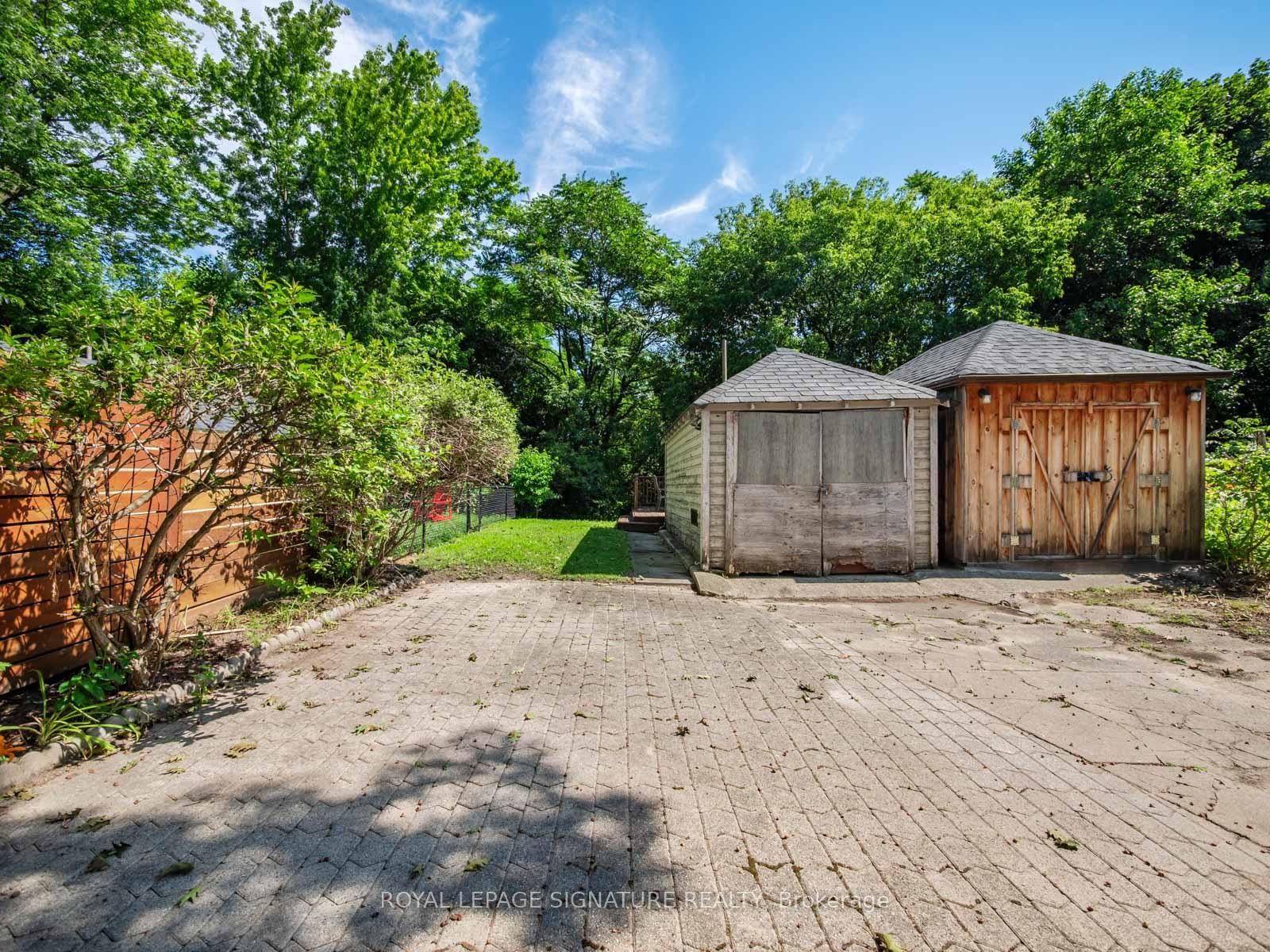 511 Donlands Avenue • Toronto, ON photo 31