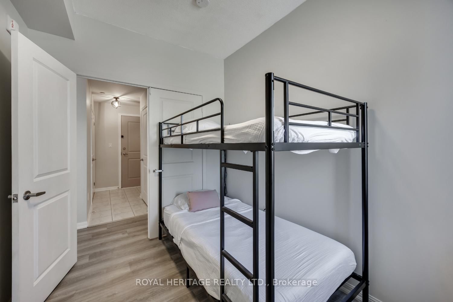 80 Aspen Springs Drive • #220 • Clarington, ON photo 18