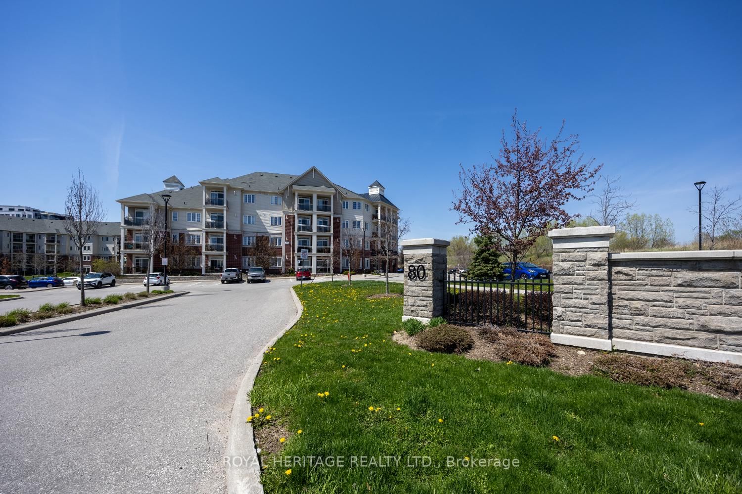 80 Aspen Springs Drive • #220 • Clarington, ON photo 3