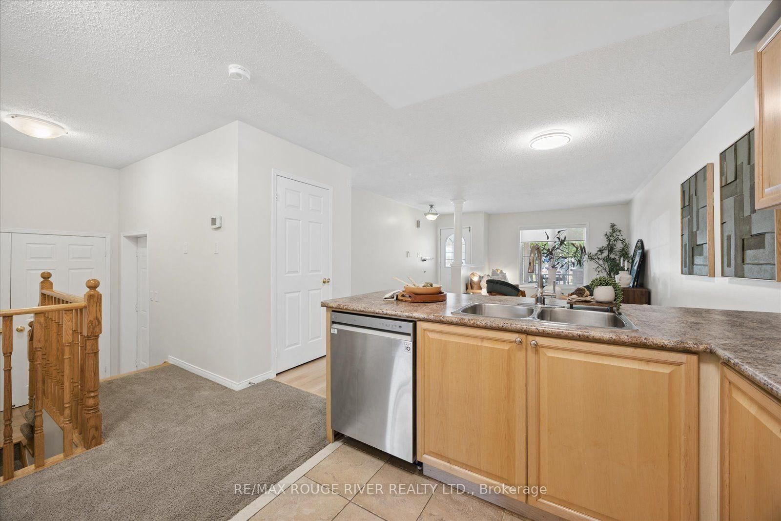37 Burwell Street • Whitby, ON photo 13