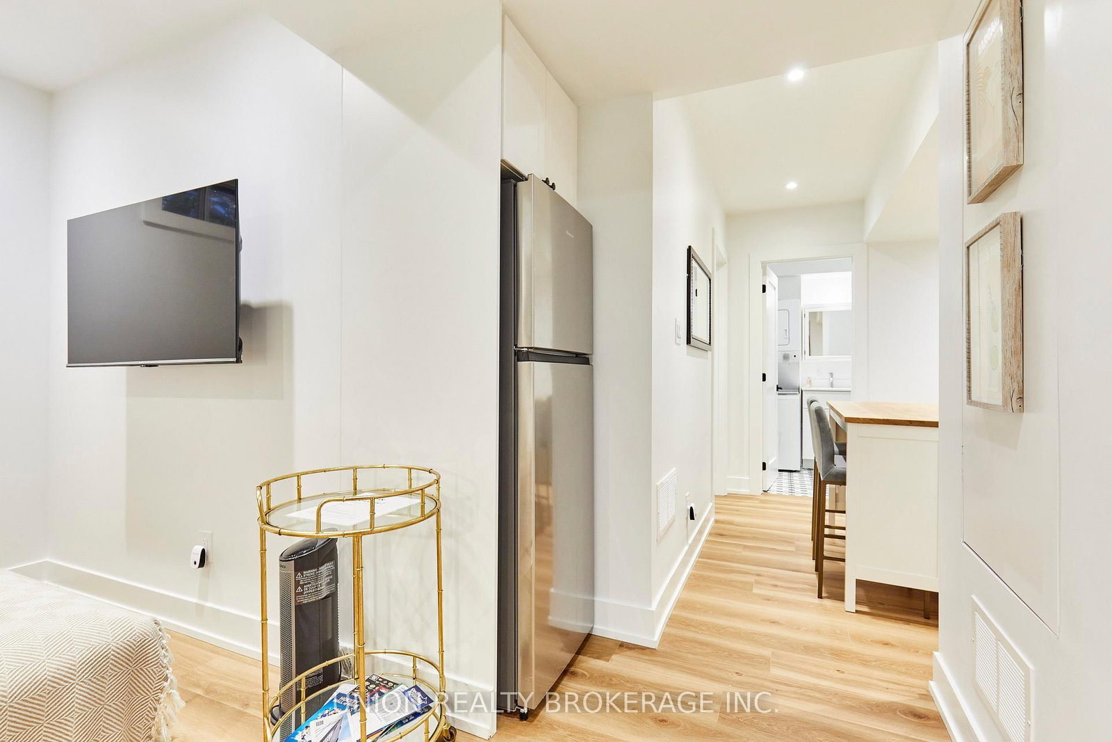 Lower-192 Audrey Avenue, Toronto, ON, photo 5
