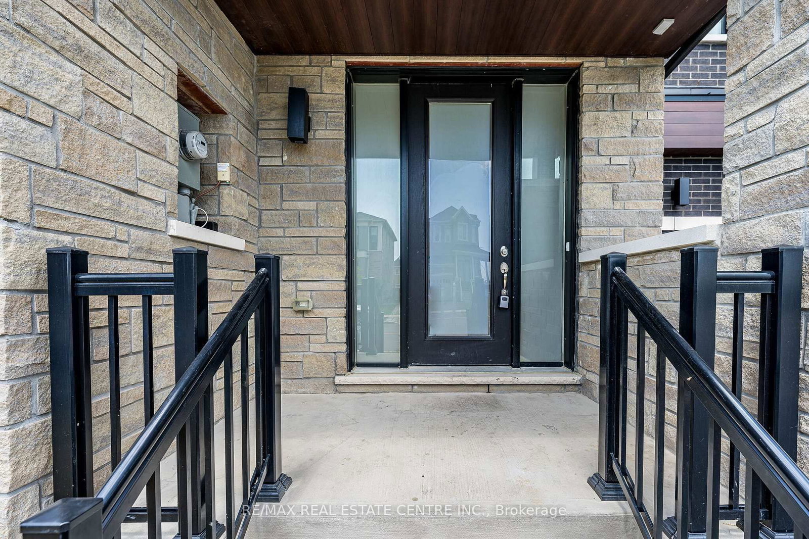 1062 Skyridge Boulevard • Pickering, ON photo 4