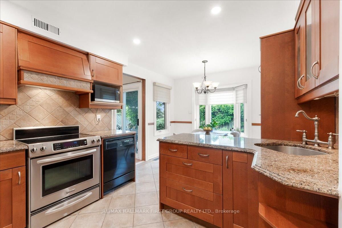 1276 Maple Ridge Drive • Pickering, ON photo 8