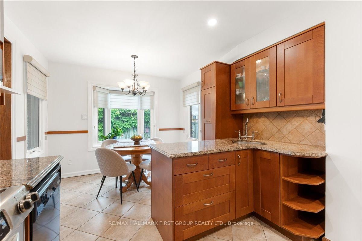 1276 Maple Ridge Drive • Pickering, ON photo 9
