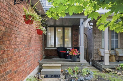 56 Greengrove Way — photo 2