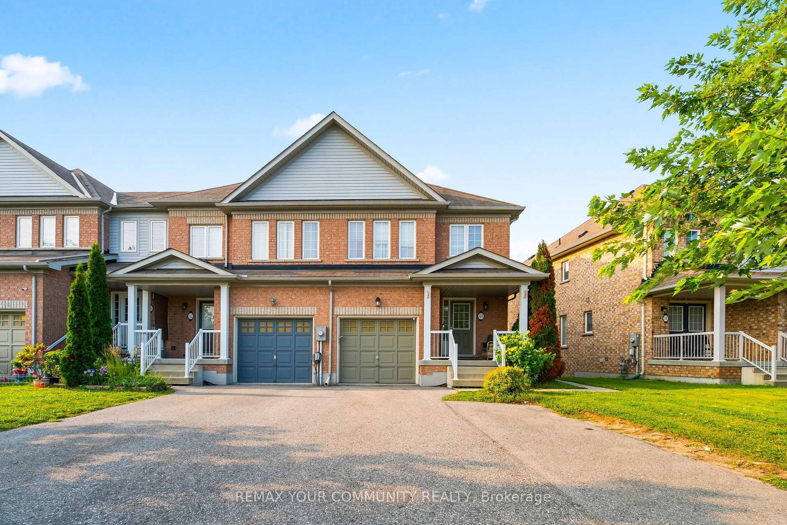 164 Dewell Crescent • Clarington, ON photo 2