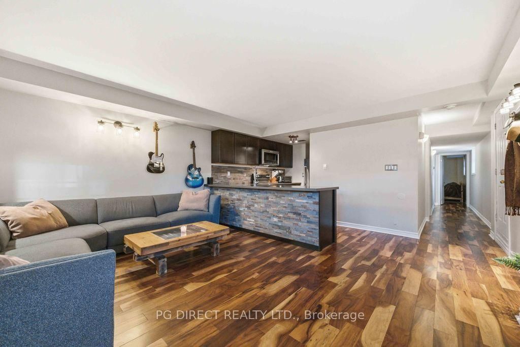 82A - 1901 A Dundas Street E, Toronto 2