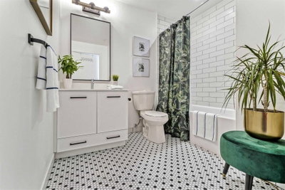 Unit 307 — 899 Queen Street E — more photos