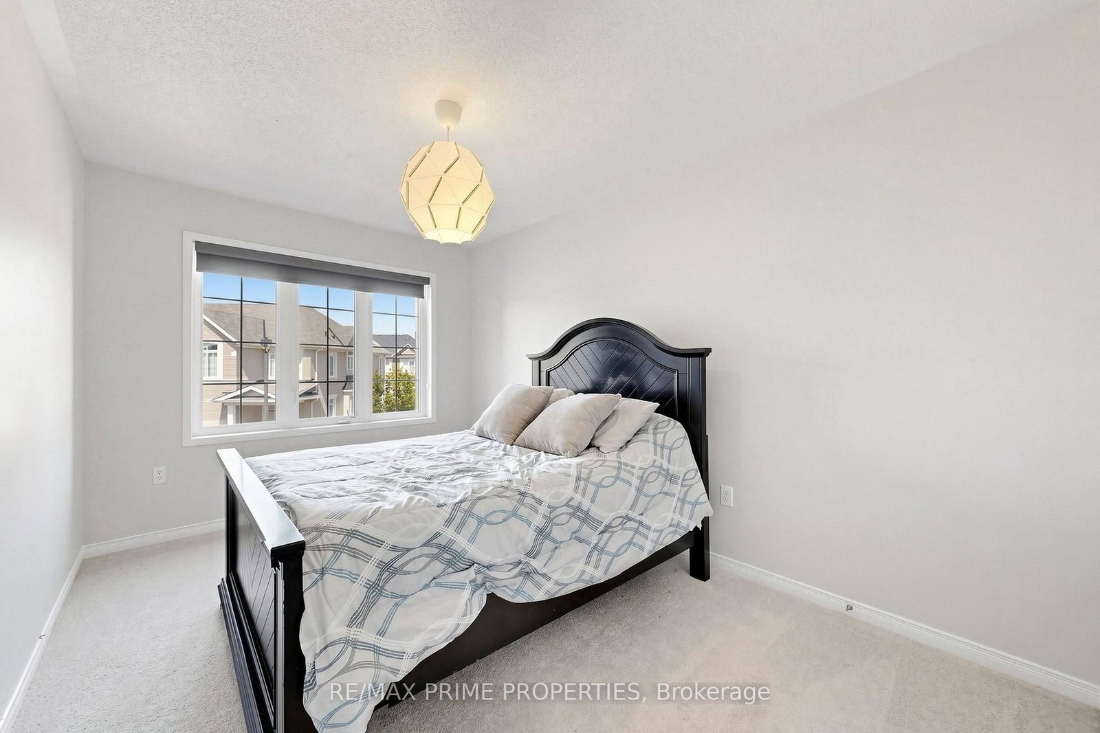 11 Keenlyside Lane • Ajax, ON photo 24