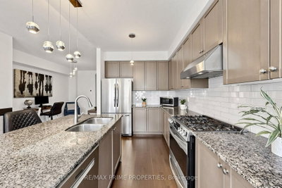 11 Keenlyside Lane • Ajax, ON photo 6