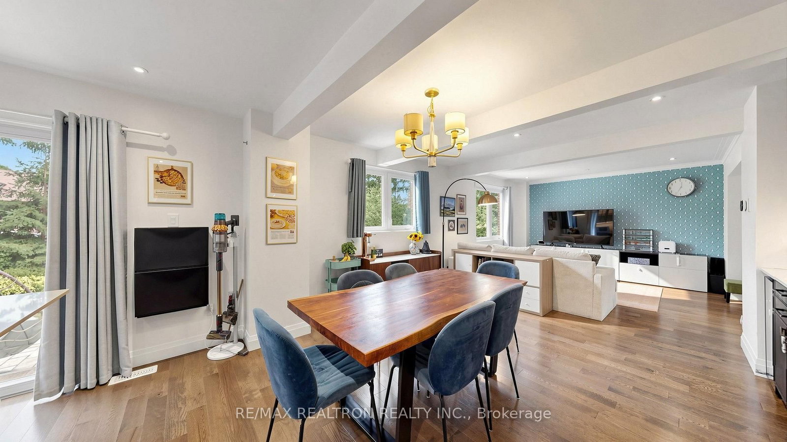 60 Kimberdale Crescent • Toronto, ON photo 13