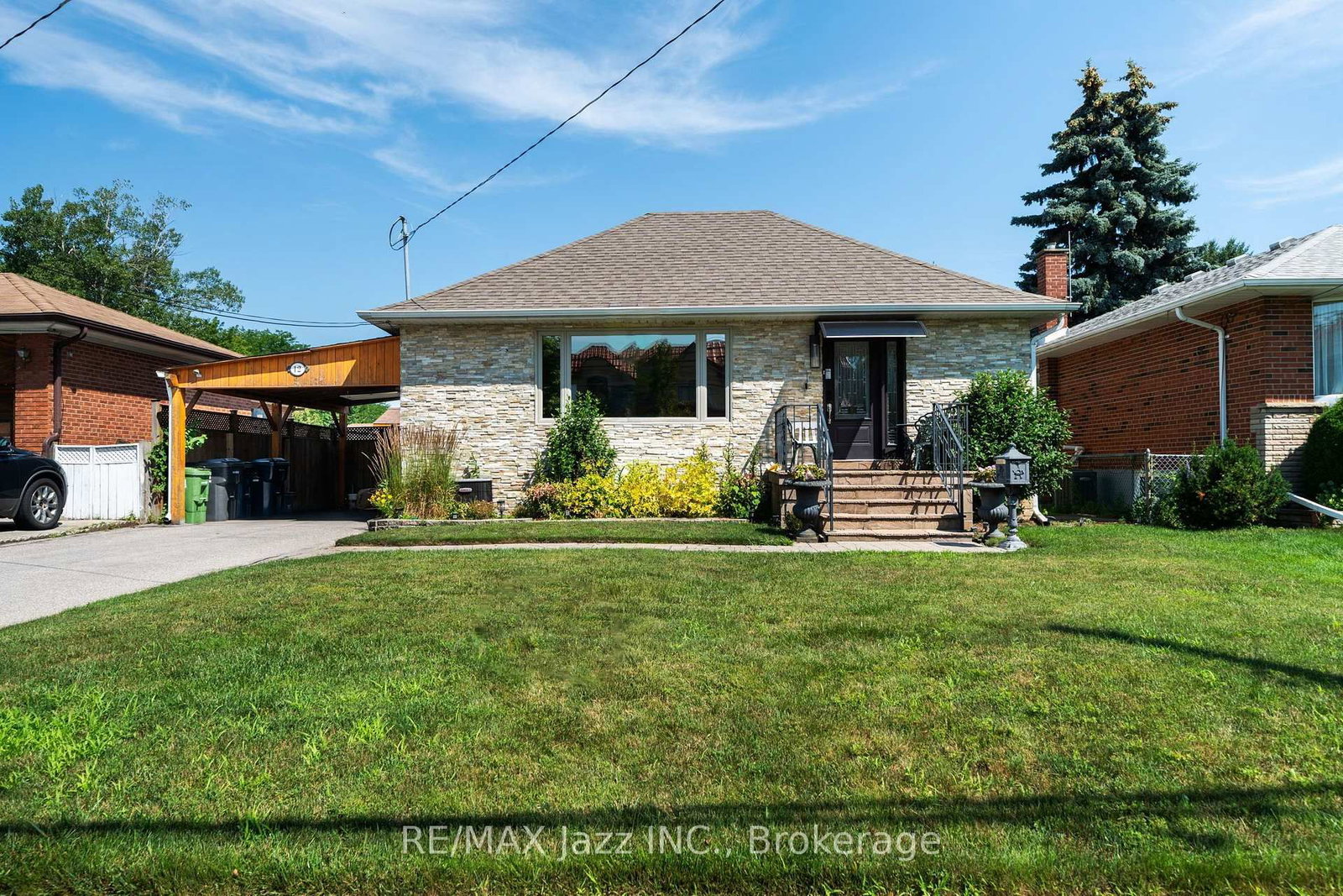 12 Warnsworth Street, Toronto, ON