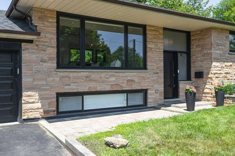14 Bonacres Avenue