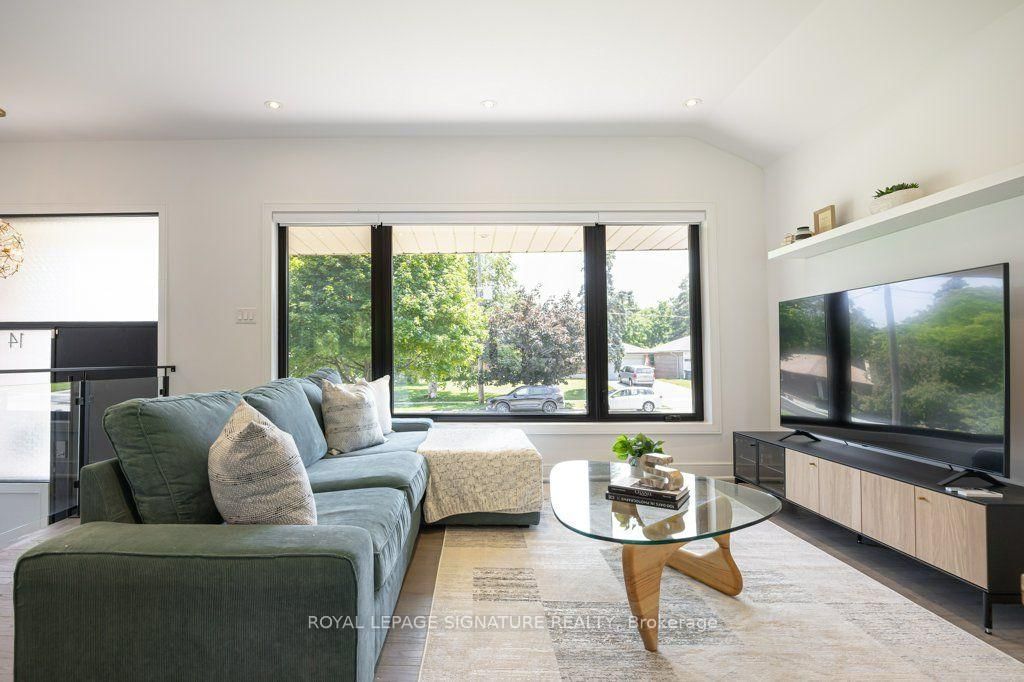14 Bonacres Avenue • Toronto, ON photo 7
