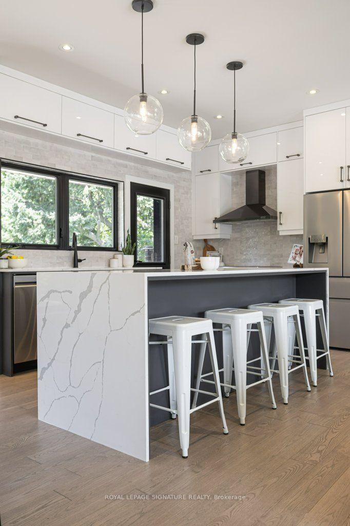 14 Bonacres Avenue • Toronto, ON photo 8