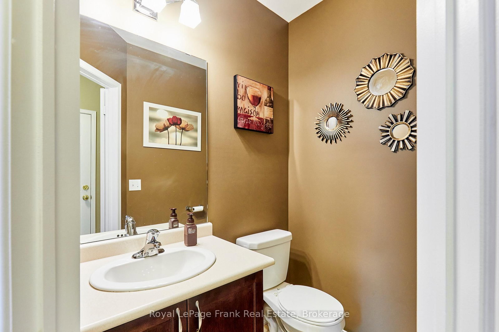 10 Lander Crescent • Clarington, ON photo 8
