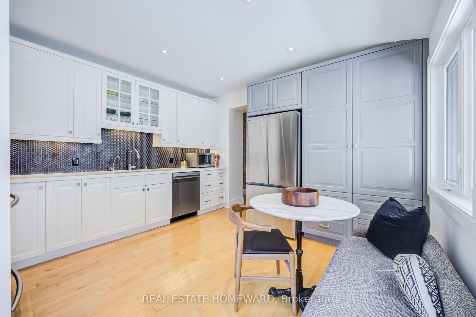43 Amroth Avenue • Toronto, ON photo 6