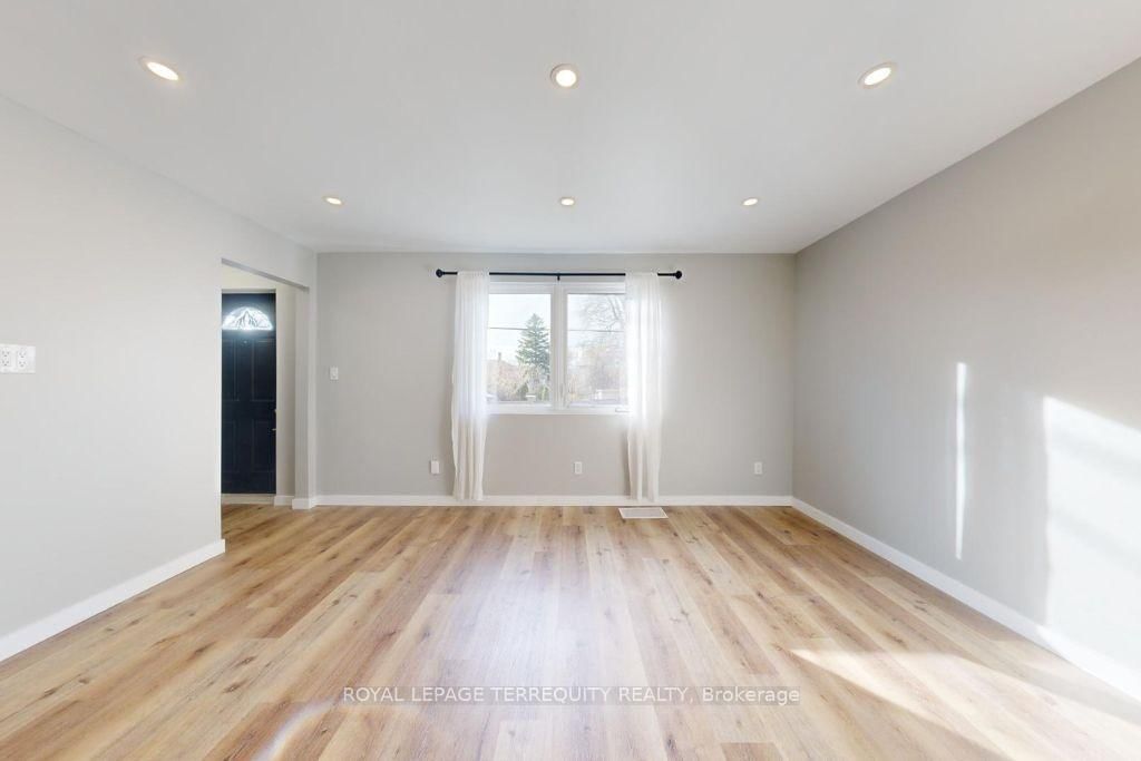 77 Glenburn Avenue, Toronto, ON, photo 4
