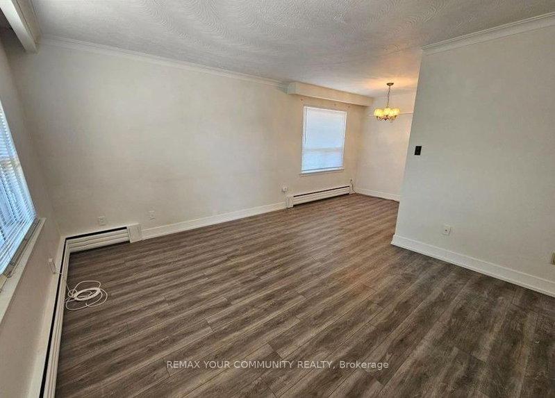 5 - 423 Pharmacy Avenue